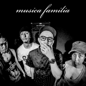 <H6></p>
<div style="text-align:center; font-size:24px;">musica familia</div>
<p> </H6>